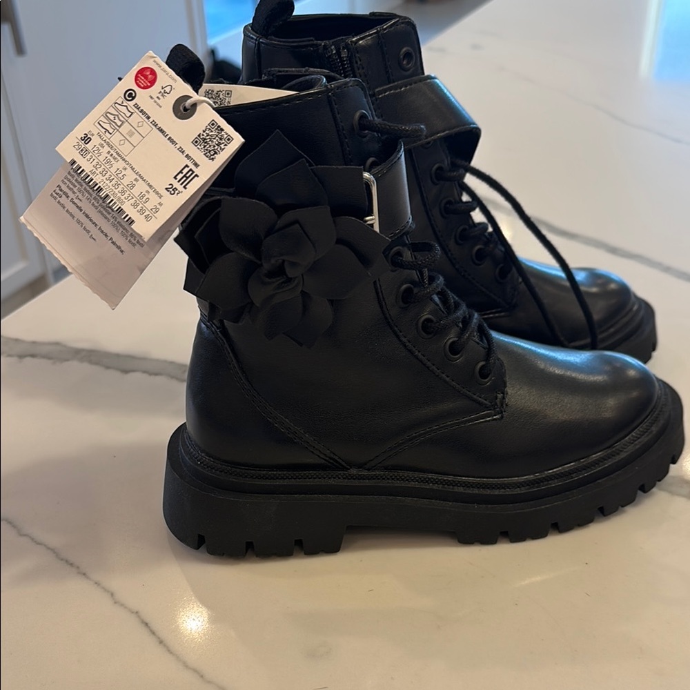 Zara leather Black kids Boots with Flower Detail girls size 30 (us 12.5)